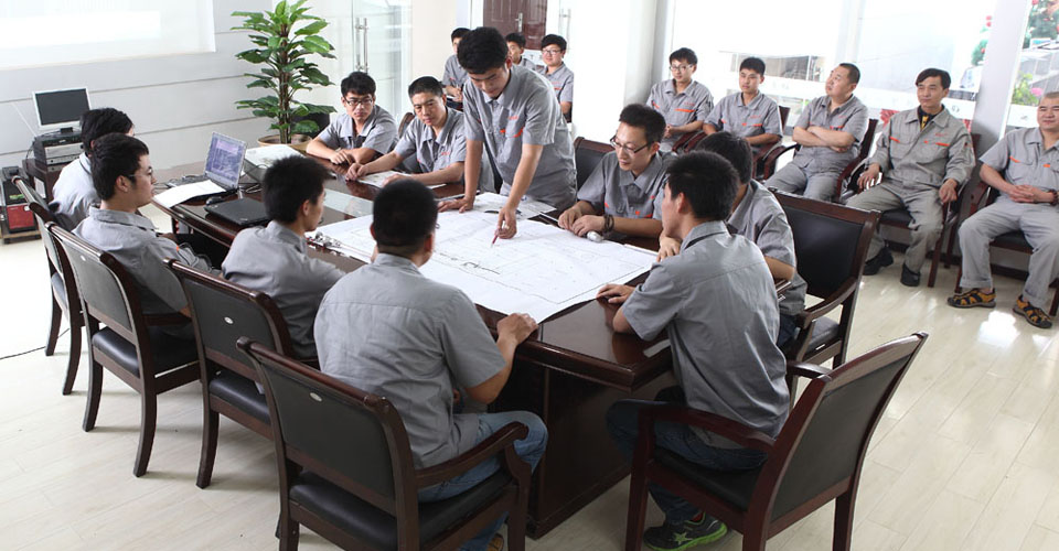 東泰灌裝設(shè)備廠技術(shù)研發(fā)團隊